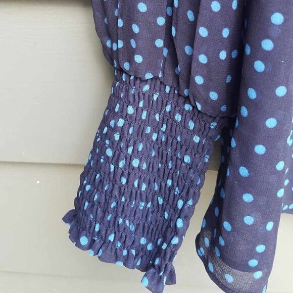 Tarahi Black Blue Dot Sheer Long Sleeve Ruffle Front Blouse size Medium - Picture 10 of 13